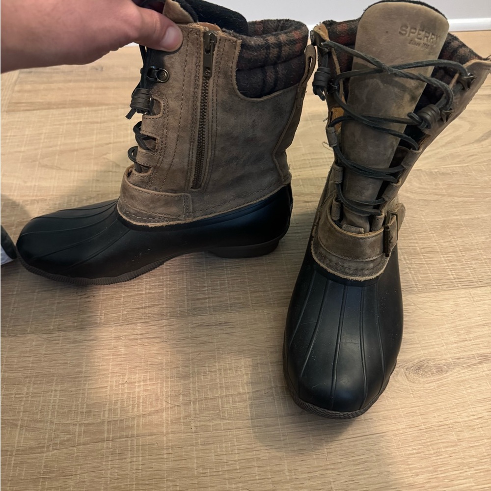 Sperry Brown and Black Winter Boots